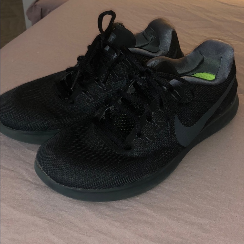 Nike Free Run Tennis Shoes